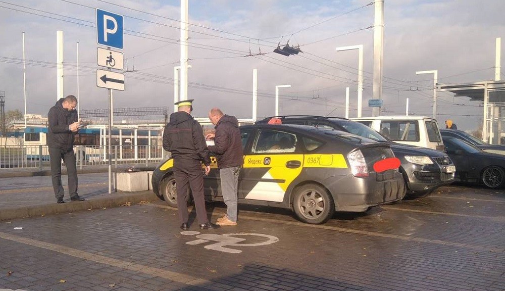 В Беларуси уже наказывают таксистов за использование авто в личных целях