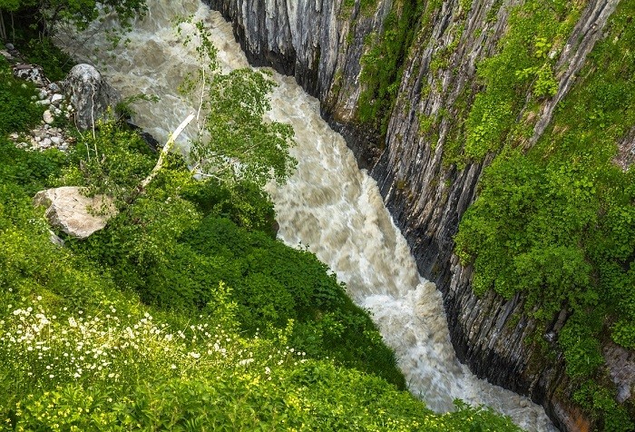 Сванетия, горная река